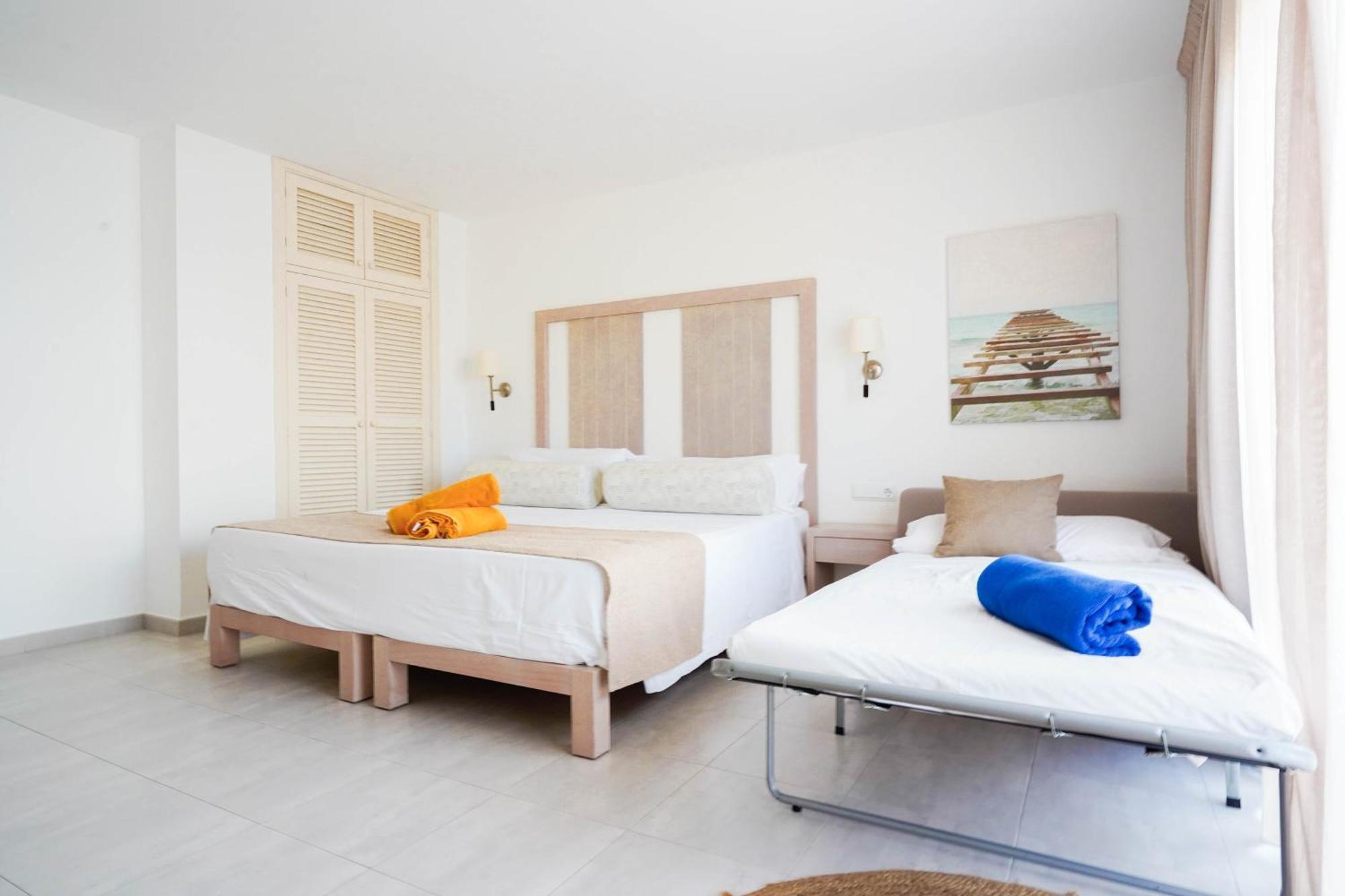Apartamentos Es Calo Dış mekan fotoğraf