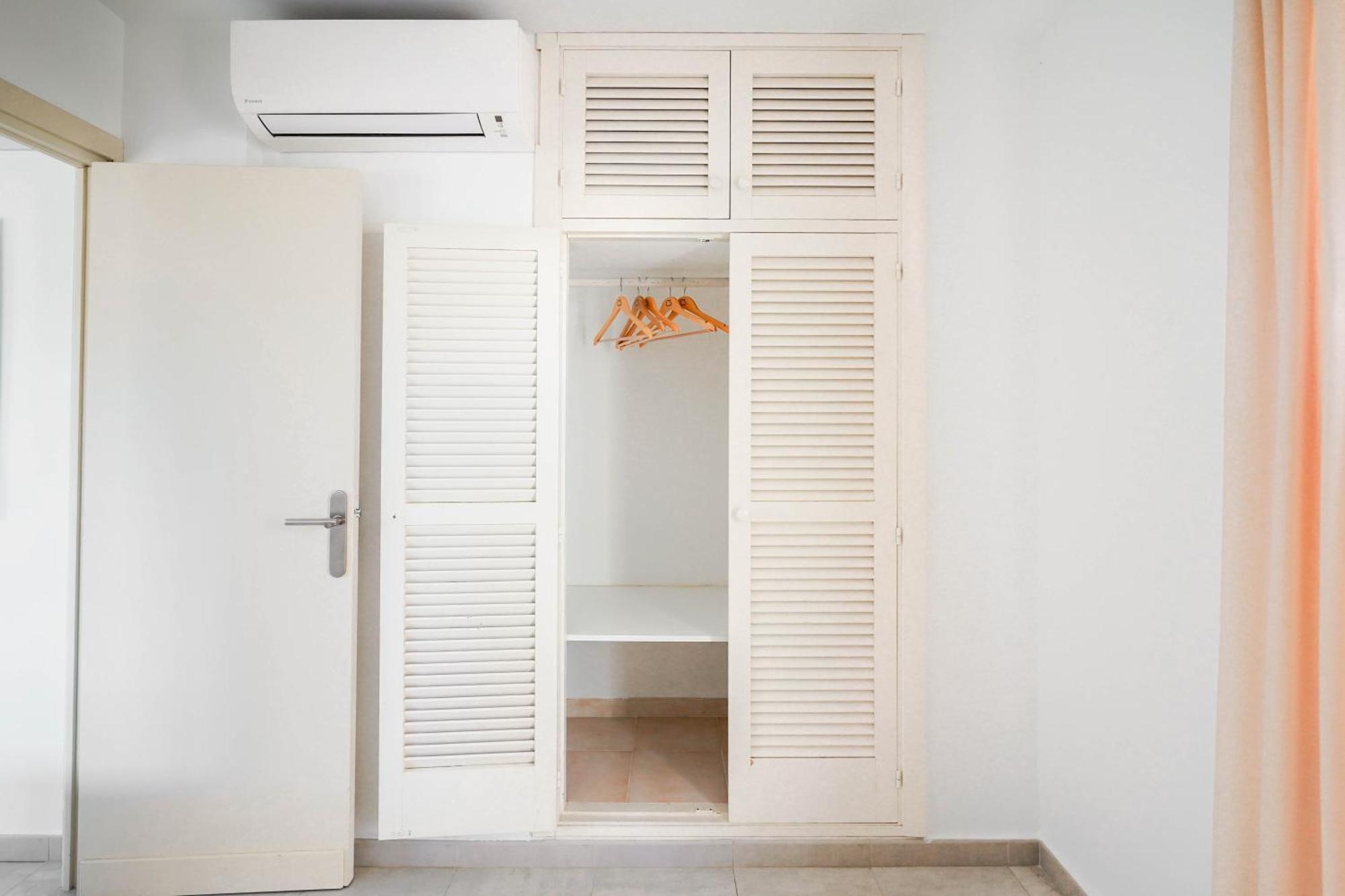 Apartamentos Es Calo Dış mekan fotoğraf