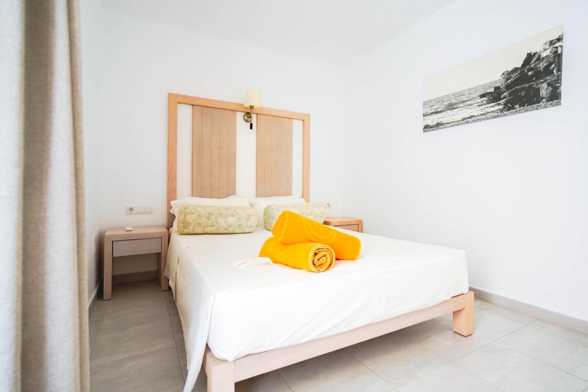 Apartamentos Es Calo Dış mekan fotoğraf