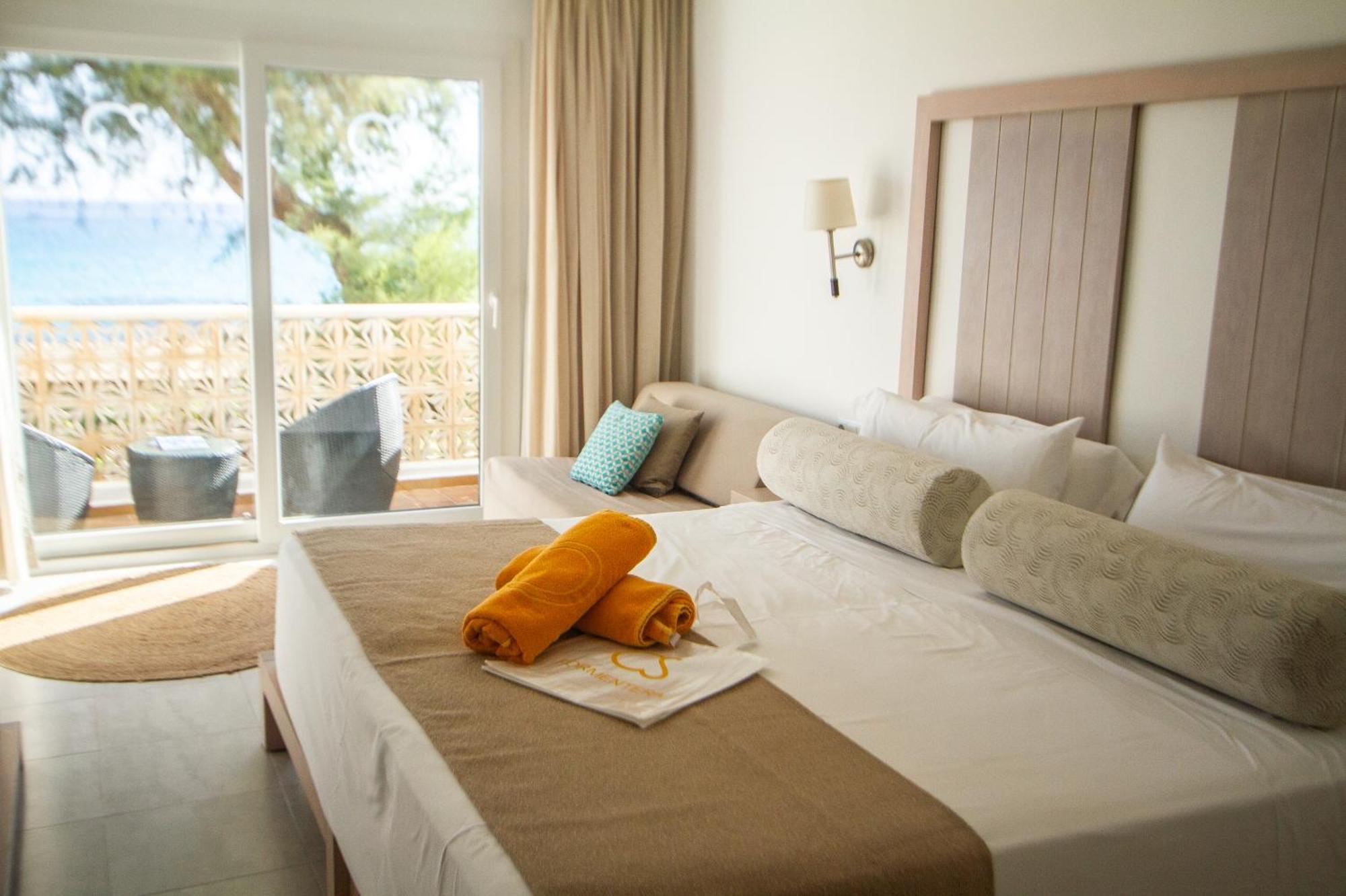 Apartamentos Es Calo Dış mekan fotoğraf